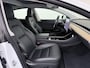 Tesla Model 3 RWD Plus 325PK S.O.H. 92% AutoPilot Leder Panoramadak Adaptive-Cruise Lmv Camera's Elektr.Stuur+Stoelen+Geheugen EasyEntry Verwarmde stoelen Park assistent PDC WIFI Lane-Assist Speed-Assist Navi LED Comfortstoelen ACC DAB Keyless en Voorverwarmen interieur via App One-Pedal-Drive 1e Eigenaar Origineel Nederlandse auto Garantie Accu tot 30-6-2028 max 160.000km