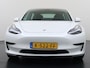 Tesla Model 3 RWD Plus 325PK S.O.H. 92% AutoPilot Leder Panoramadak Adaptive-Cruise Lmv Camera's Elektr.Stuur+Stoelen+Geheugen EasyEntry Verwarmde stoelen Park assistent PDC WIFI Lane-Assist Speed-Assist Navi LED Comfortstoelen ACC DAB Keyless en Voorverwarmen interieur via App One-Pedal-Drive 1e Eigenaar Origineel Nederlandse auto Garantie Accu tot 30-6-2028 max 160.000km
