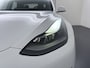 Tesla Model 3 RWD Plus 325PK S.O.H. 92% AutoPilot Leder Panoramadak Adaptive-Cruise Lmv Camera's Elektr.Stuur+Stoelen+Geheugen EasyEntry Verwarmde stoelen Park assistent PDC WIFI Lane-Assist Speed-Assist Navi LED Comfortstoelen ACC DAB Keyless en Voorverwarmen interieur via App One-Pedal-Drive 1e Eigenaar Origineel Nederlandse auto Garantie Accu tot 30-6-2028 max 160.000km