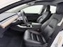 Tesla Model 3 RWD Plus 325PK S.O.H. 92% AutoPilot Leder Panoramadak Adaptive-Cruise Lmv Camera's Elektr.Stuur+Stoelen+Geheugen EasyEntry Verwarmde stoelen Park assistent PDC WIFI Lane-Assist Speed-Assist Navi LED Comfortstoelen ACC DAB Keyless en Voorverwarmen interieur via App One-Pedal-Drive 1e Eigenaar Origineel Nederlandse auto Garantie Accu tot 30-6-2028 max 160.000km