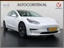 Tesla Model 3 RWD Plus 325PK S.O.H. 92% AutoPilot Leder Panoramadak Adaptive-Cruise Lmv Camera's Elektr.Stuur+Stoelen+Geheugen EasyEntry Verwarmde stoelen Park assistent PDC WIFI Lane-Assist Speed-Assist Navi LED Comfortstoelen ACC DAB Keyless en Voorverwarmen interieur via App One-Pedal-Drive 1e Eigenaar Origineel Nederlandse auto Garantie Accu tot 30-6-2028 max 160.000km