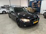 BMW 3-Serie Touring 318i / NETTE AUTO / NAP / RIJDT SCHAKELT GOED