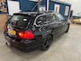 BMW 3-Serie Touring 318i / NETTE AUTO / NAP / RIJDT SCHAKELT GOED
