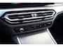 BMW 3-Serie Touring 330e M Sport | M Kuipstoelen | HUD | Stoelverwarming | 19'' lm velgen | Elektrisch verstelbare stoelen incl. geheugen | Panoramisch schuif/kanteldak | Climate Control | Parkeercamera | Apple CarPlay | HiFi | Adaptieve cruise control |