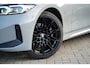 BMW 3-Serie Touring 330e M Sport | M Kuipstoelen | HUD | Stoelverwarming | 19'' lm velgen | Elektrisch verstelbare stoelen incl. geheugen | Panoramisch schuif/kanteldak | Climate Control | Parkeercamera | Apple CarPlay | HiFi | Adaptieve cruise control |