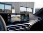 BMW 3-Serie Touring 330e M Sport | M Kuipstoelen | HUD | Stoelverwarming | 19'' lm velgen | Elektrisch verstelbare stoelen incl. geheugen | Panoramisch schuif/kanteldak | Climate Control | Parkeercamera | Apple CarPlay | HiFi | Adaptieve cruise control |