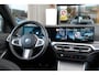 BMW 3-Serie Touring 330e M Sport | M Kuipstoelen | HUD | Stoelverwarming | 19'' lm velgen | Elektrisch verstelbare stoelen incl. geheugen | Panoramisch schuif/kanteldak | Climate Control | Parkeercamera | Apple CarPlay | HiFi | Adaptieve cruise control |