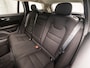 Volvo V60 2.0 B3 Sport 177Pk Automaat (APPLE CARPLAY, GROOT NAVI, CAMERA, TREKHAAK, GETINT GLAS, SPORTSTOELEN, ADAPTIVE CRUISE, PARKEERSENSOREN, NIEUWE APK, NIEUWSTAAT)