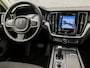 Volvo V60 2.0 B3 Sport 177Pk Automaat (APPLE CARPLAY, GROOT NAVI, CAMERA, TREKHAAK, GETINT GLAS, SPORTSTOELEN, ADAPTIVE CRUISE, PARKEERSENSOREN, NIEUWE APK, NIEUWSTAAT)