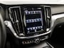 Volvo V60 2.0 B3 Sport 177Pk Automaat (APPLE CARPLAY, GROOT NAVI, CAMERA, TREKHAAK, GETINT GLAS, SPORTSTOELEN, ADAPTIVE CRUISE, PARKEERSENSOREN, NIEUWE APK, NIEUWSTAAT)