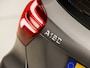 Mercedes-Benz A-klasse 180 AMG Sport Automaat (GROOT NAVI, LEDER/ALCANTARA, DIAMOND GRILL, STOELVERWARMING, SPORTSTOELEN, PARKEERSENSOREN, NIEUWE APK, NIEUWSTAAT)