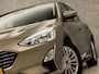 Ford Focus 1.0 EcoBoost Titanium Automaat (APPLE CARPLAY, GROOT NAVI, STUUR/STOELVERWARMING, ADAPTIVE CRUISE, SPORTSTOELEN, CLIMATE, TREKHAAK, GETINT GLAS, CAMERA, NIEUWE APK, NIEUWSTAAT)