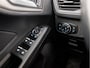 Ford Focus 1.0 EcoBoost Titanium Automaat (APPLE CARPLAY, GROOT NAVI, STUUR/STOELVERWARMING, ADAPTIVE CRUISE, SPORTSTOELEN, CLIMATE, TREKHAAK, GETINT GLAS, CAMERA, NIEUWE APK, NIEUWSTAAT)