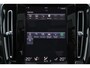 Volvo XC40 T4 Recharge Ultimate Dark - Panorama/schuifdak - Harman/Kardon audio - Parkeercamera achter - Verwarmde voorstoelen & stuur - Parkeersensoren voor & achter - Elektr. bedienb. voorstoelen met geheugen links - Draadloze tel. lader - Cruise control - Extra getint glas - 20' LMV