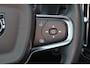 Volvo XC40 T4 Recharge Ultimate Dark - Panorama/schuifdak - Harman/Kardon audio - Parkeercamera achter - Verwarmde voorstoelen & stuur - Parkeersensoren voor & achter - Elektr. bedienb. voorstoelen met geheugen links - Draadloze tel. lader - Cruise control - Extra getint glas - 20' LMV