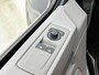 Volkswagen e-Transporter L2H1 Life 64 kWh 136PK | Dubbele Cabine | Automaat | Achteruitrijcamera | Parkeernsensoren Voor + Achter | Cruise Control | Lane Assist | Multifunctioneel Stuurwiel | Airco | Apple/Android Carplay | Stoelverwarming | Voorruit Verwarming | Elektrisch Verstelbare Spiegels |