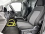 Volkswagen e-Transporter L2H1 Life 64 kWh 136PK | Automaat | Achteruitrijcamera | Parkeernsensoren Voor + Achter | Cruise Control | Lane Assist | Multifunctioneel Stuurwiel | Airco | Apple/Android Carplay | Stoelverwarming | Voorruit Verwarming | Elektrisch Verstelbare Spiegels |