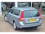 Volvo V70 2.0 T4 Polar+ 2e Eigenaar 100% Dealer onderhouden Leer Xenon Opendak Trekhaak