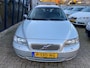 Volvo V70 2.4 Momentum LEER / SUNROOF / PDC / TREKHAAK