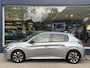 Peugeot 208 Allure 1.2 Turbo 100 PK 6-Bak | LED Koplampen | Facelift Model | Parkeersensoren Rondom | 10'' inch Touch Screen | Draadloze telefoon Navigatie via Apple Car play/ Android Auto | Cruise Control | Rijbaan Bewaking | Stuurwiel Bediening | Half Lederen Bekleding |