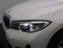 BMW 3-Serie 318i Executive Edition |Trekhaak | Half leer | Parkeersensoren voor | NAV |