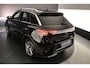 Volkswagen T-Roc R-Line Edition 1.5 TSI 150pk DSG Automaat Trekhaak, Adaptive cruise control, Navigatie, Achteruitrijcamera, Stoelverwarming, LED koplampen, Parkeersensoren