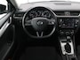 Skoda Octavia 1.0 TSI Style | Panoramadak | Stoelverwarming | Trekhaak | Carplay | Sportstoelen | Keyless | Navigatie | Bi-Xenon | Sportstuur | Climate control | Cruise control
