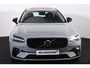 Volvo V90 T8 Recharge AWD Ultra Dark - Panorama/schuifdak - IntelliSafe Assist & Surround - 360º Camera - Harman/Kardon audio - Adaptieve LED koplampen - Verwarmde voorstoelen, stuur & achterbank - Parkeersensoren voor & achter - Elektr. bedienb. voorstoelen met geheugen - Head up display - Elektr. inklapbare trekhaak - 19' LMV