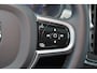 Volvo V90 T8 Recharge AWD Ultra Dark - Panorama/schuifdak - IntelliSafe Assist & Surround - 360º Camera - Harman/Kardon audio - Adaptieve LED koplampen - Verwarmde voorstoelen, stuur & achterbank - Parkeersensoren voor & achter - Elektr. bedienb. voorstoelen met geheugen - Head up display - Elektr. inklapbare trekhaak - 19' LMV