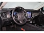Volvo V90 T8 Recharge AWD Ultra Dark - Panorama/schuifdak - IntelliSafe Assist & Surround - 360º Camera - Harman/Kardon audio - Adaptieve LED koplampen - Verwarmde voorstoelen, stuur & achterbank - Parkeersensoren voor & achter - Elektr. bedienb. voorstoelen met geheugen - Head up display - Elektr. inklapbare trekhaak - 19' LMV