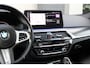 BMW 5-Serie 520i Business Edition Plus M-Sport - Schuif kanteldak - Laserlight - 19 inch Goed onderhouden