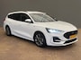 Ford Focus Wagon 1.0 EcoBoost Hybrid ST Line Automaat | Trekhaak Afneembaar | Winter Pakket | Adaptive Cruise | Camera | Dodehoek Sensoren |