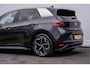Volkswagen ID.3 First Plus 58 kWh Trekhaak/ Camera/ Stoel-stuurverwarming/ Full led/ Navigatie/ Carplay/ 19" Lmv