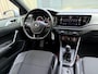 Volkswagen Polo 1.0 TSI R-line | Half leer | Sportstoelen | Airconditioning | Adaptieve cruise control | Trekhaak | Getint glas | Apple CarPlay | Zwarte hemelbekleding | Cameleon voorraam