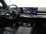 BMW 5-Serie 550e xDrive | M-Pakket | Comfortstoelen + Memory | Adaptief Onderstel | Comfort-Pakket | Panoramadak | Driving Assistant Professional | Shadow Line | Adaptieve LED Verlichting | DAB | Bowers & Wilkins Surround |