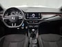 Skoda Scala 1.0 Sport Business 116pk | Navigatie via Apple Carplay/Android Auto | Climate Control | Cruise Control | Draadloze Telefoonlader | Achteruitrijcamera | LED | 16" Lichtmetalen Velgen |