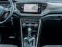 Volkswagen T-Roc 1.5 TSI UNITED | Trekhaak | Navigatie | Adaptieve Cruise Control | Parkeersensoren | DAB+ | Climate Control | Apple Carplay | Android Auto | Metallic Lak | Privacy Glas | 17'' Lichtmetalen Velgen |