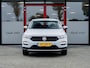 Volkswagen T-Roc 1.5 TSI UNITED | Trekhaak | Navigatie | Adaptieve Cruise Control | Parkeersensoren | DAB+ | Climate Control | Apple Carplay | Android Auto | Metallic Lak | Privacy Glas | 17'' Lichtmetalen Velgen |