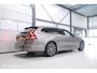 Volvo V90 2.0 T6 AWD Inscription 340 pk | Trekhaak | Camera | Memory | NL auto NAP | 1e eigenaar | Pebble Grey |