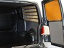 Volkswagen Transporter 2.0 TDI L2H1 28 Highline Automaat Camera | Airco | Cruise control | Navigatie | Trekhaak | Lichtmetalen velgen | Apple Carplay/ Android Auto | LED
