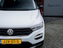 Volkswagen T-Roc 1.0 TSI UNITED | Navigatie | Stoelverwarming | Aicro | Cruise Control | Parkeersensoren | All Season Banden | 17'' Lichtmetalen Velgen | Privacy Glas | Zwart Dak | Bluetooth | LED |