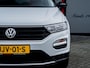Volkswagen T-Roc 1.0 TSI UNITED | Navigatie | Stoelverwarming | Aicro | Cruise Control | Parkeersensoren | All Season Banden | 17'' Lichtmetalen Velgen | Privacy Glas | Zwart Dak | Bluetooth | LED |