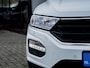 Volkswagen T-Roc 1.0 TSI UNITED | Navigatie | Stoelverwarming | Aicro | Cruise Control | Parkeersensoren | All Season Banden | 17'' Lichtmetalen Velgen | Privacy Glas | Zwart Dak | Bluetooth | LED |
