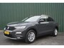 Volkswagen T-Roc 1.0TSI Style + Trekhaak/ Navi/ Carplay/ Airco/ Adaptieve Cruise/ Garantie!