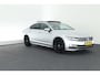 Volkswagen Passat 1.4 TSI 150pk DSG ACT R-Line Highline Trekhaak Camera Leder Virtual Cockpit Stoelverwarming Navigatie Panoramadak