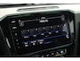 Volkswagen Passat 1.4 TSI 150pk DSG ACT R-Line Highline Trekhaak Camera Leder Virtual Cockpit Stoelverwarming Navigatie Panoramadak