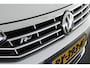 Volkswagen Passat 1.4 TSI 150pk DSG ACT R-Line Highline Trekhaak Camera Leder Virtual Cockpit Stoelverwarming Navigatie Panoramadak