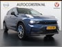 Lynk & Co 01 AUT-7 261pk PHEV Zwarte-Hemel Pano-Schuifdak Lmv 20" 360°Camera Apple Carplay Android Auto Adap.Cruise Navi Pdc Ecc Keyless Led Plug-In Hybrid Elek.Memory.Stoel File assistent Dodehoek detector Elektrisch bedienbare achterklep Rijstrooksensor Wifi Verkeersbord detectie 425Nm koppel 3,7kw laadvermogen 1.800KG-Trekvermogen! €44.880 Nieuwprijs 1e Eigenaar Origineel NLse auto!