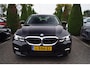 BMW 3-Serie 320i Business Edition Autom Navi Clima Apple Carplay LED Koplampen Cruise 2X PDC LMV Trekhaak ENZ NL Auto.