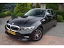 BMW 3-Serie 320i Business Edition Autom Navi Clima Apple Carplay LED Koplampen Cruise 2X PDC LMV Trekhaak ENZ NL Auto.